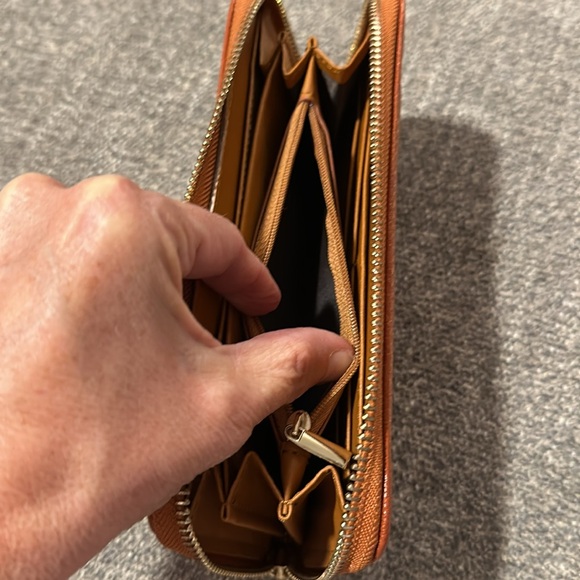 Wallet with full zip closure - Picture 7 of 7